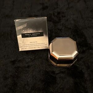 Fenty Beauty Pro Filt'r Mini Setting Powder in Honey